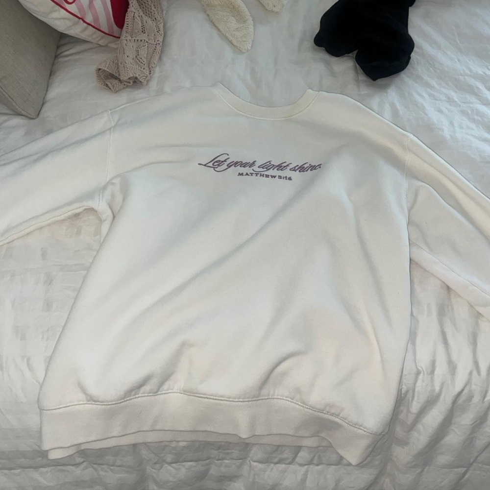 Forever 21 Classic White Sweatshirt